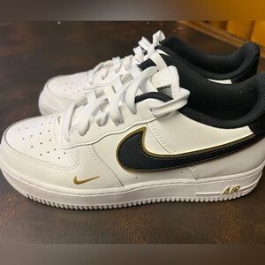 Nike Air Force 1 Low '07 LV8 (GS) Size 7Y White Black Gold DM3322-100